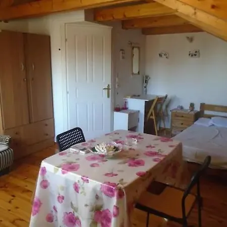 Voula's Loft In Lefkas Town *