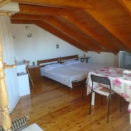 Voula's Loft In Lefkas Town Apartment